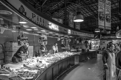На рынке в Туже продавали рыбу и свинину без срока годности 